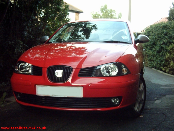 Photo of red Seat Ibiza 1.2 12v SX - front