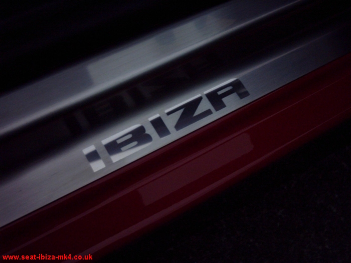 Photo of red Seat Ibiza 1.2 12v SX - sill strip