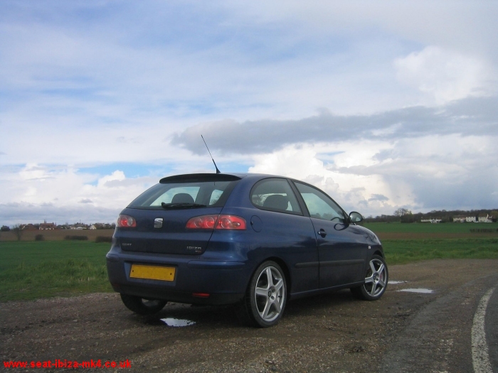 Andy's Eclipse Blue Seat Ibiza TDI Sport,  with 17" OZ Alloy wheels.