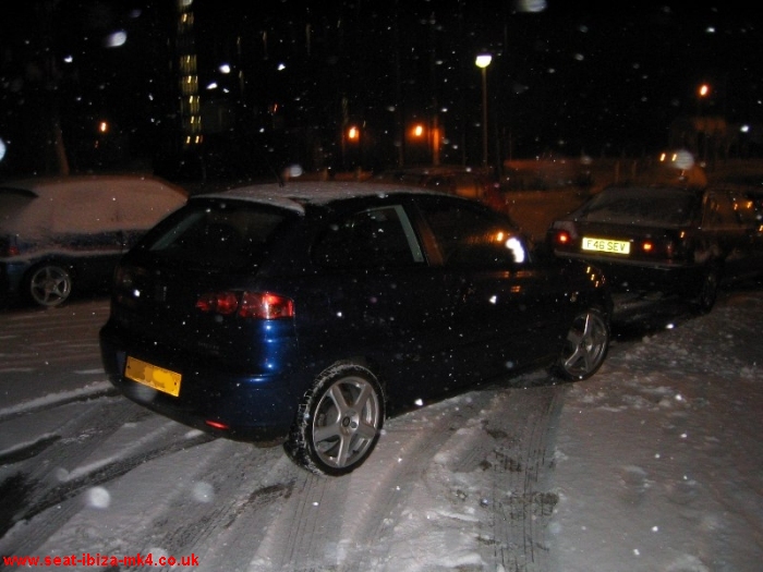 Andy's Eclipse Blue Seat Ibiza TDI Sport,  in the falling snow.